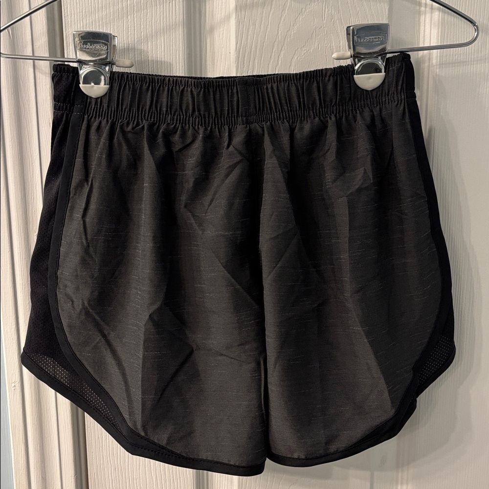 Nike Women’s Core Tempo Running Shorts in Heather Black, size XS, NWT - Picture 8 of 13
